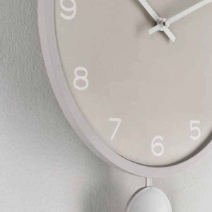 Orologio da parete Byro tortora con pendolo